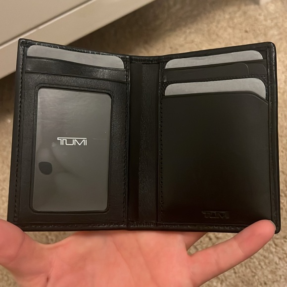 Brand new Men’s Tumi Multi window card case - Picture 5 of 7